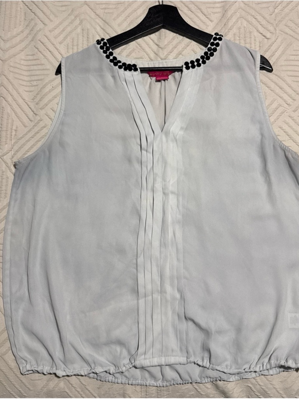 Sunny Leigh Grey Sleeveless Beaded Neck Size XL